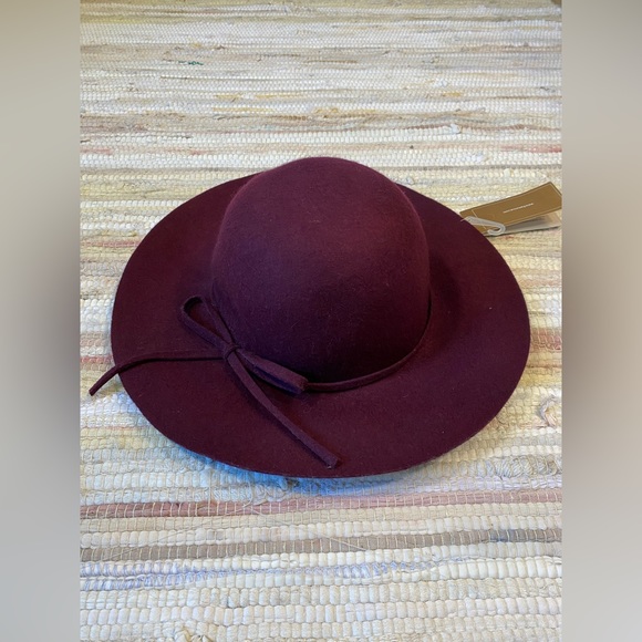 Francesca’s Bohemian Felt Purple Hat With Bow Detail NWT - Picture 3 of 7